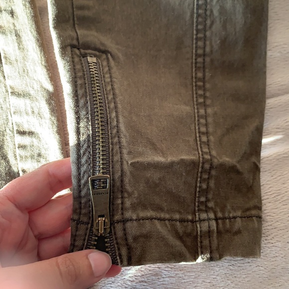 Burberry linen fitted Cargo pants - Picture 7 of 9